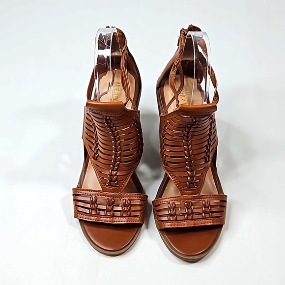 Merona Brown Leather Sandals Sz 7.5 - Picture 2 of 9